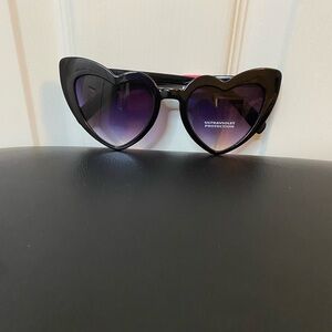 Black and Purple Cat-Eye Sunglasses with free glasses chain